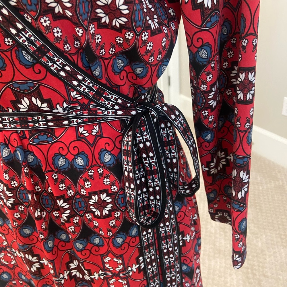 Max Studio Wrap Dress. Size M - Picture 5 of 7